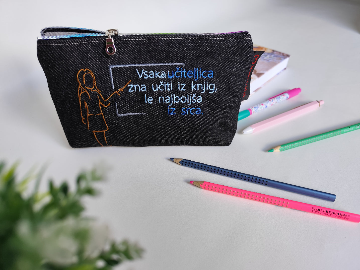 Peresnica iz jeansa za učiteljice