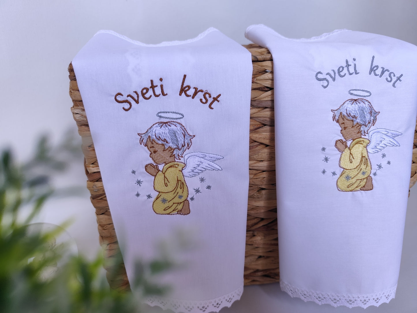 Krstni prtiÄek rumen
