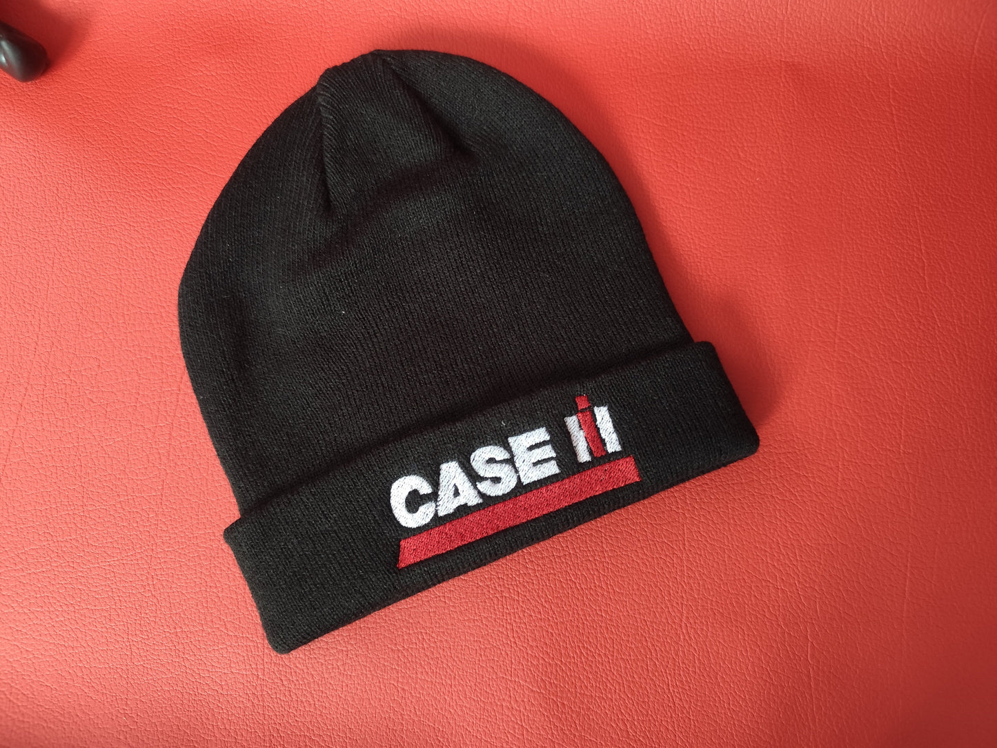 Kapa z vezenino case