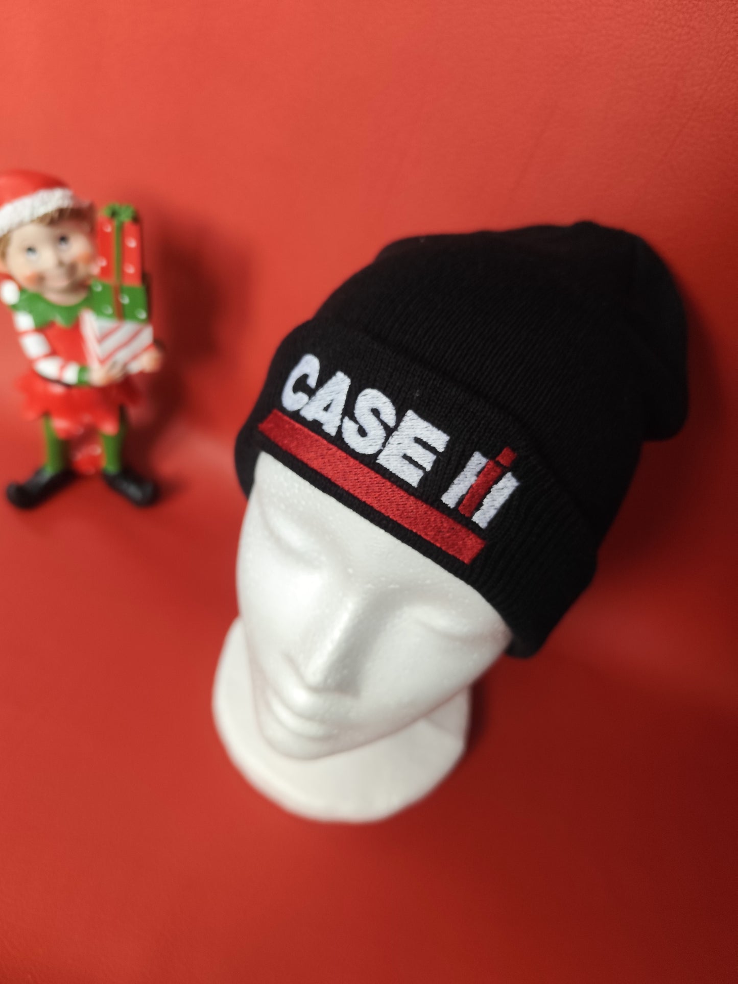 Kapa z vezenino case